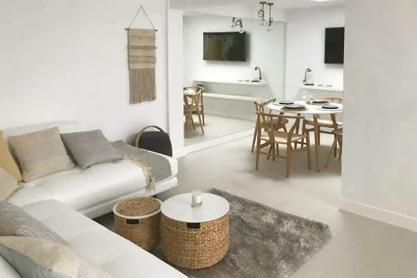 Cosy 2 Bedroom Apartment In La Caleta, Tenerife
