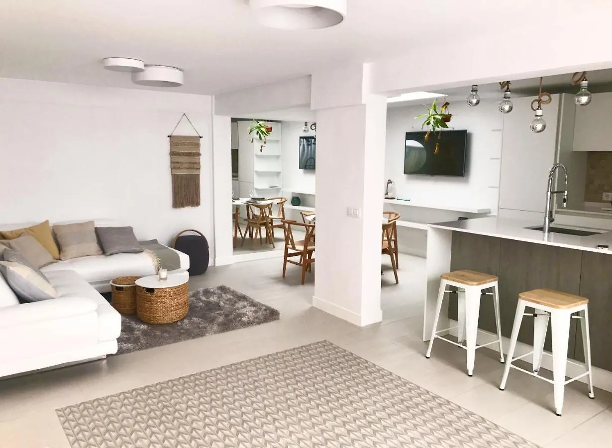 Cosy 2 Bedroom Apartment In La Caleta, Tenerife location