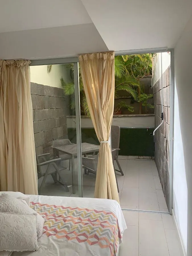 Cosy 2 Bedroom Apartment In La Caleta, Tenerife